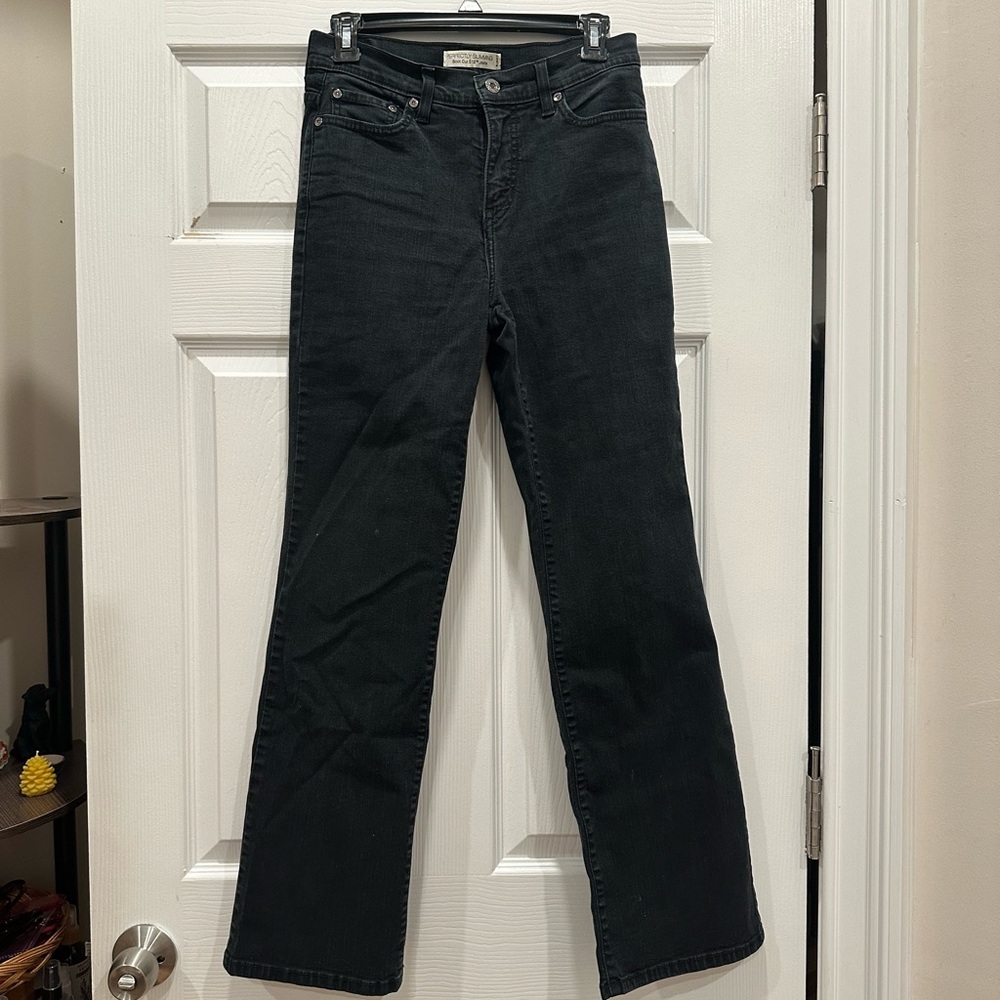 Levi’s perfectly slimming 512 boot cut black jeans size 8